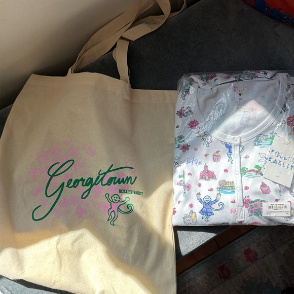 NWT 2026 Roller Rabbit Georgetown Print Monkey Pajamas size XL Tote Included